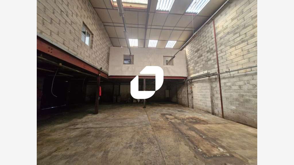 A louer Local d'activité 310m² Roissy en brie