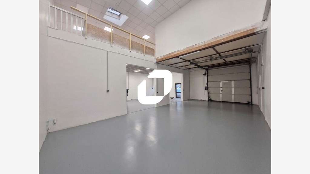 A louer Local d'activité 1240m² Roissy en brie