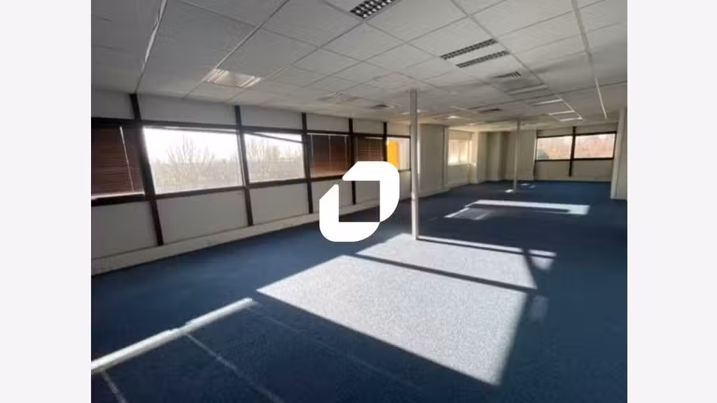 A louer Local d'activité 5701m² Roissy en france