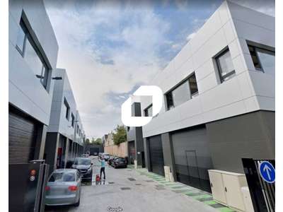 Location Locaux d'activités - Entrepôts à Romainville