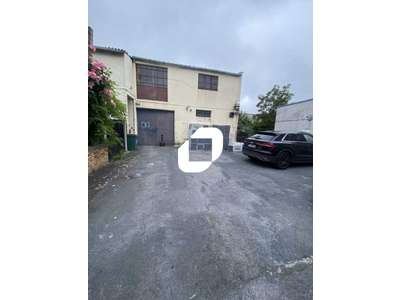 Location Locaux d'activités - Entrepôts à Romainville