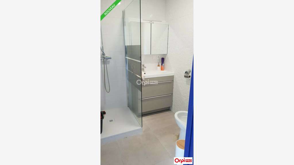 Local d'activité 275m² à louer Mours Saint Eusèbe