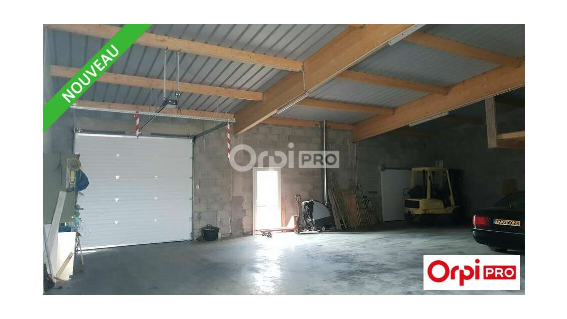 Local d'activité 275m² à louer Mours Saint Eusèbe
