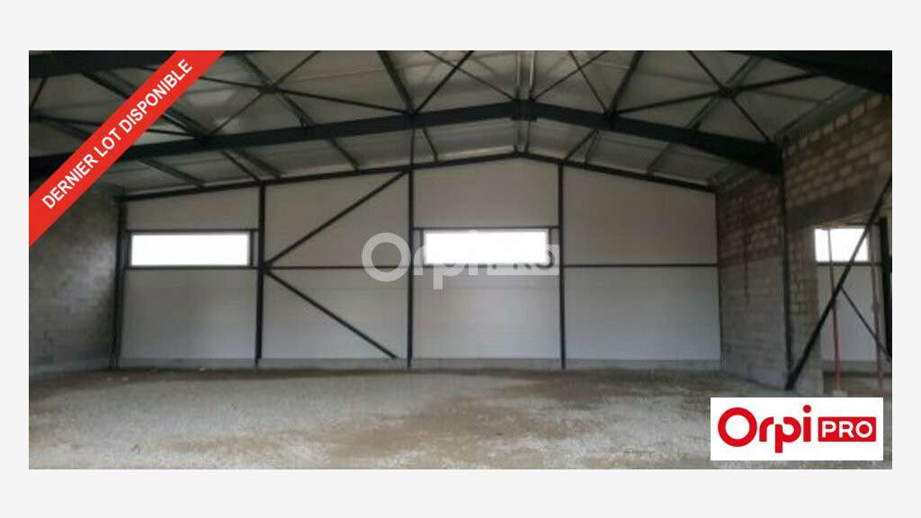 Local d'activité 302m² à louer Mours Saint Eusèbe