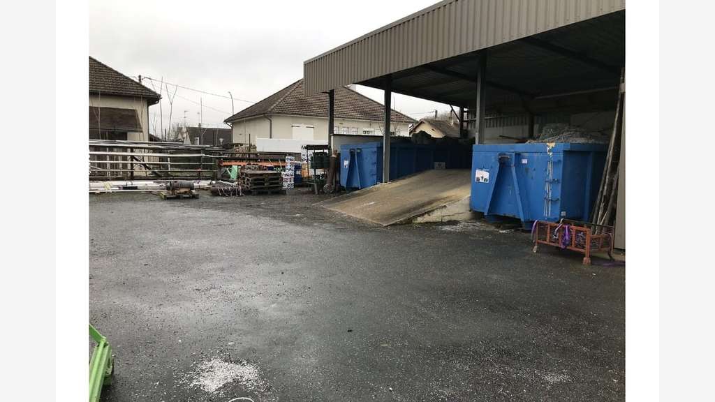 À vendre ou à louer – Local industriel de 1 700 m²