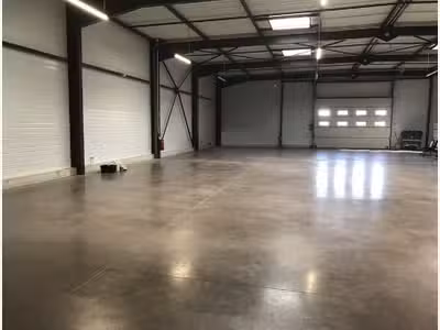 À louer local d'activités de 1 000m² à Romorantin 