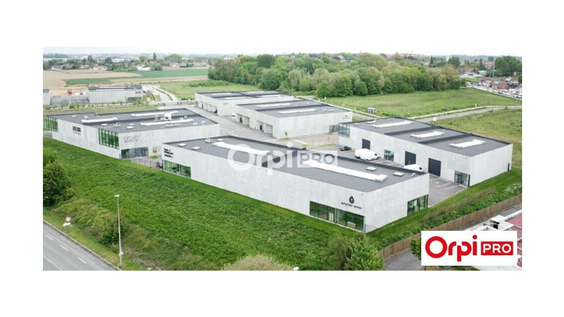 A louer entrepôt avec bureaux de 650m² à Roncq