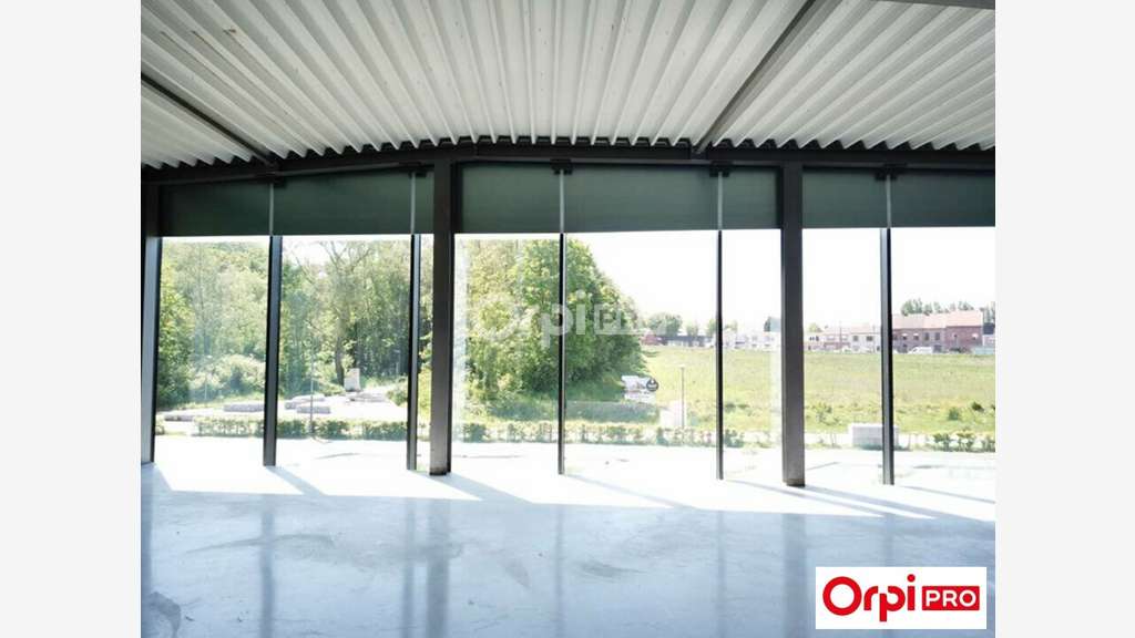 Entrepôt et bureaux agencés à louer ZA Roncq