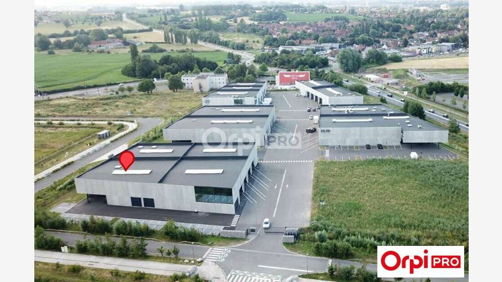Entrepôt et bureaux agencés à louer ZA Roncq
