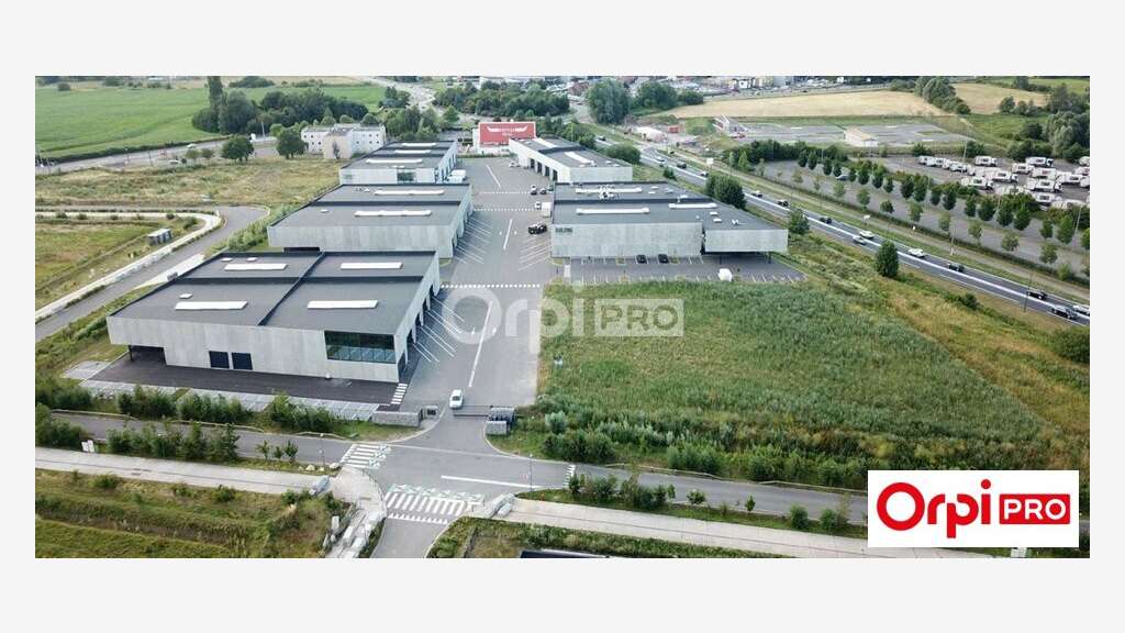 Entrepôt et bureaux agencés à louer ZA Roncq