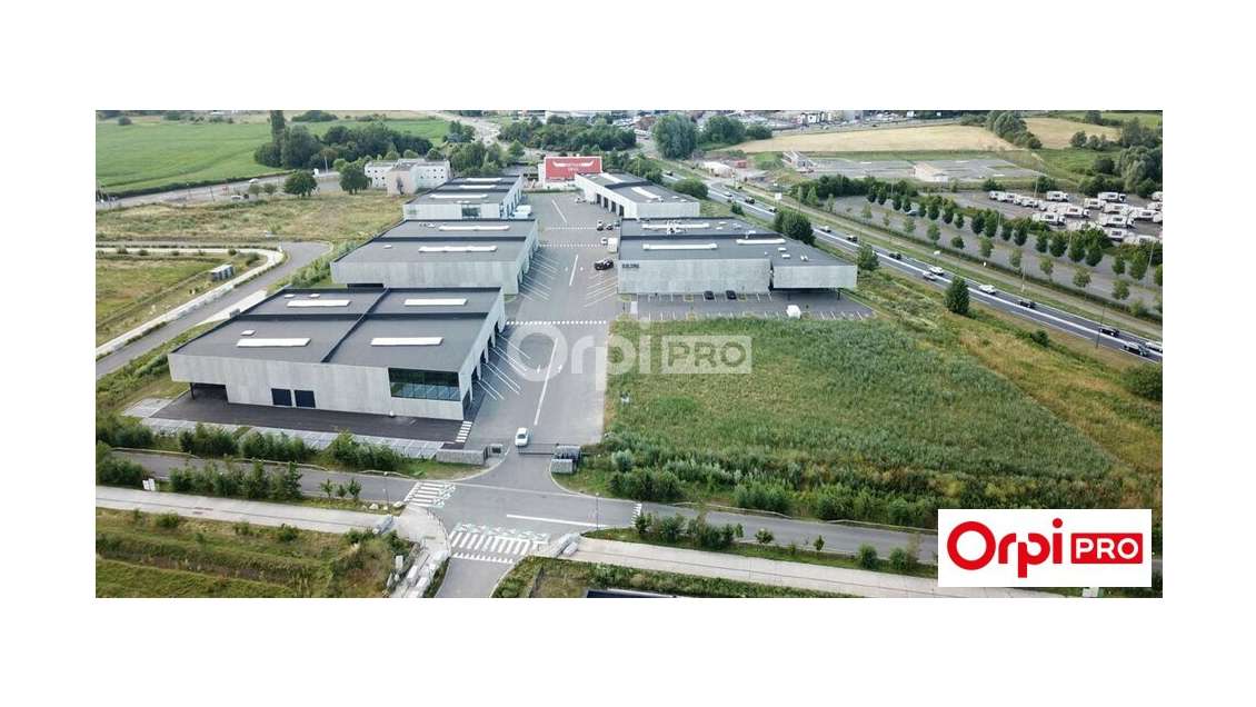 Entrepôt et bureaux agencés à louer ZA Roncq