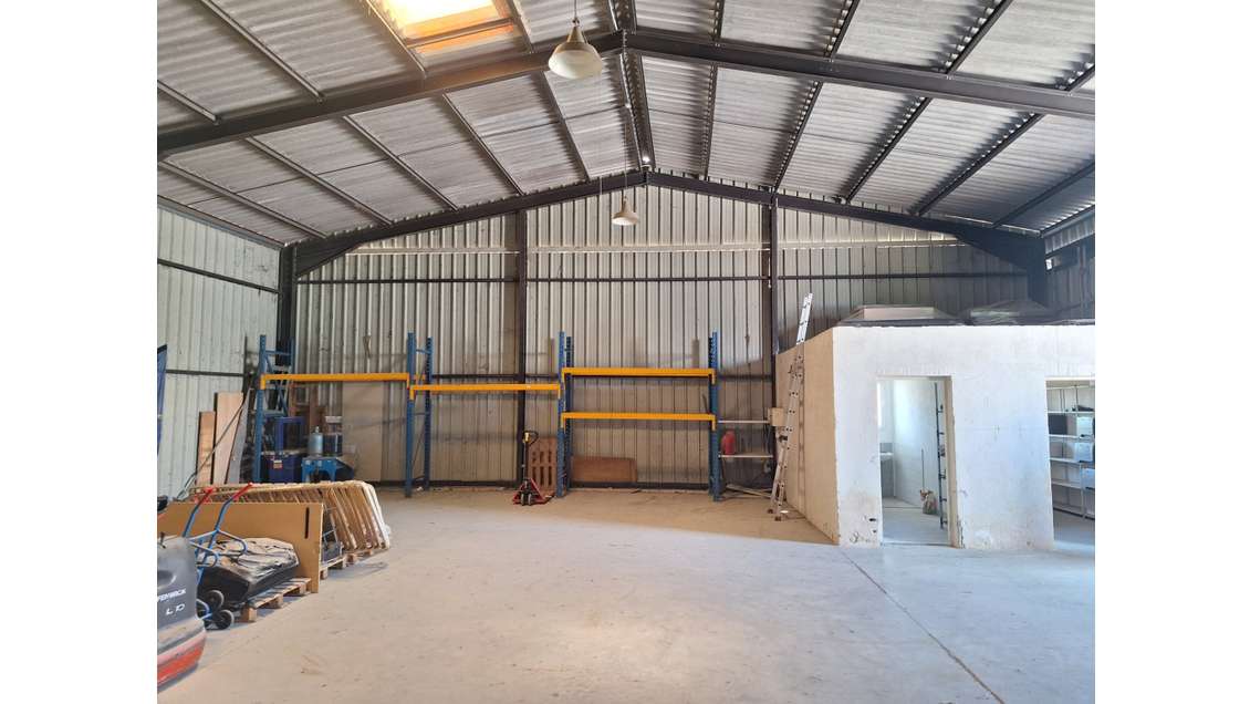 À louer local d'activité à Roquebrune-sur-Argens