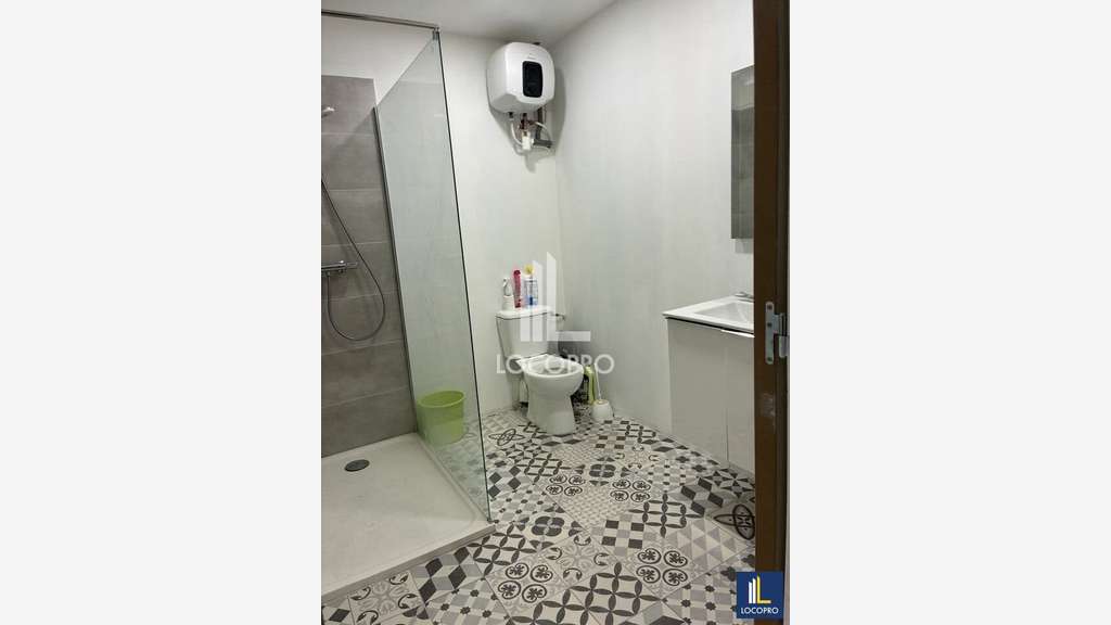 Loue local d'activité 209m² Roquebrune-sur-Argens