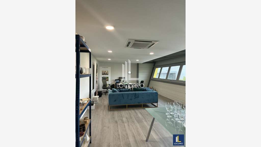 Loue local d'activité 209m² Roquebrune-sur-Argens
