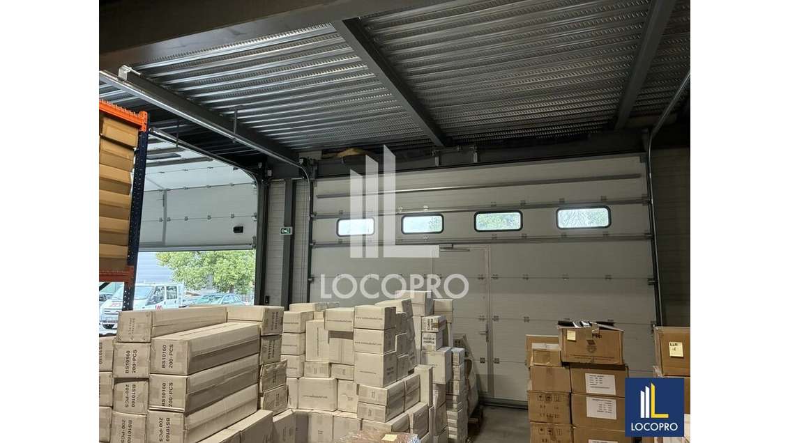 Loue local d'activité 209m² Roquebrune-sur-Argens