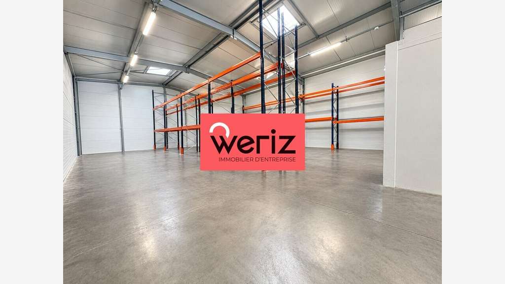 Loue local d'activité 650m² à Roquefort-la-Bédoule