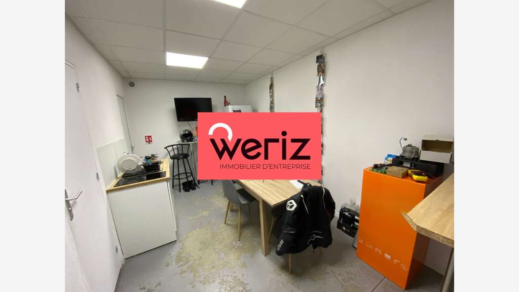A louer local 170m² accès facile A50 à Roquevaire 