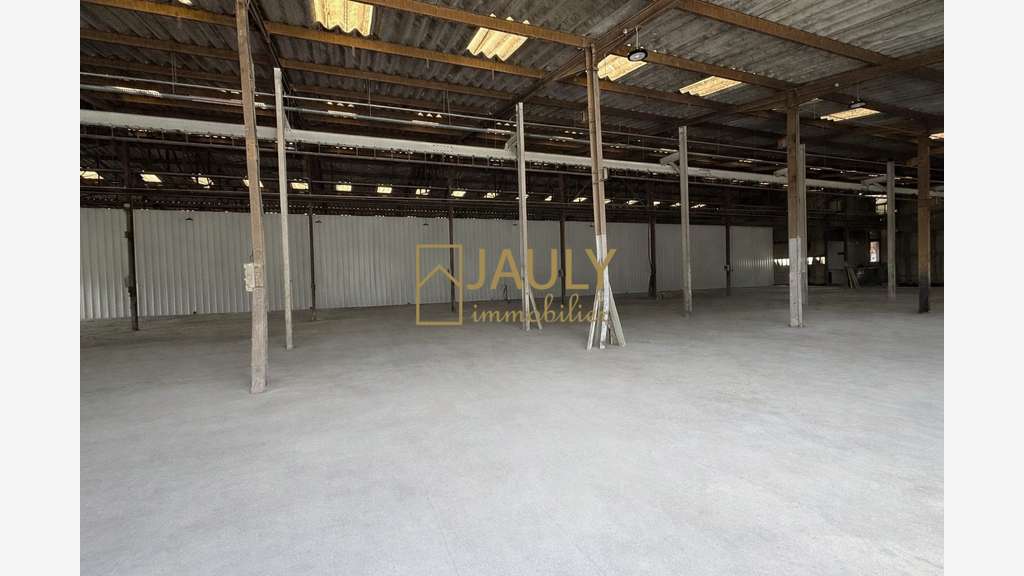 A louer entrepôt de 1 850m² à Rosoy en Multien