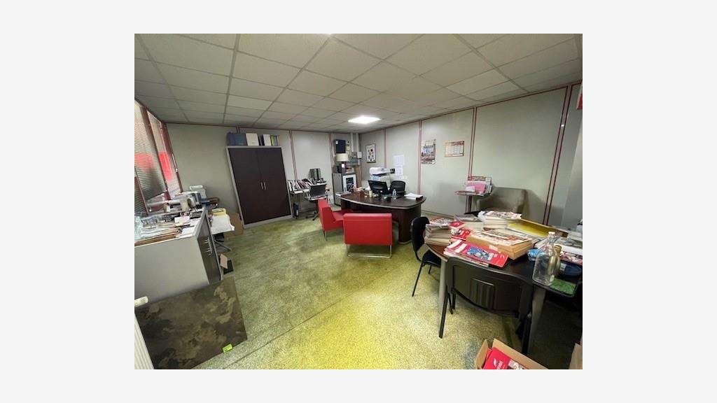 À louer local d'activités de 760m² à Rouen Sud