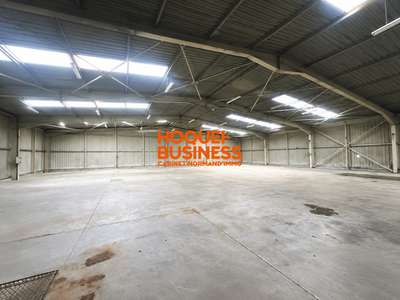 Entrepôt et bureaux 1100m² à 20km au sud de Rouen