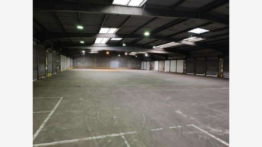 Entrepôt de 2 000m² à louer au sud de Rouen (76)