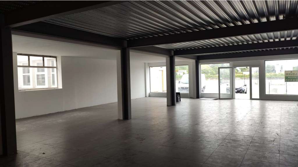 Loue showroom/entrepôt 1100m² aux portes de Rouen