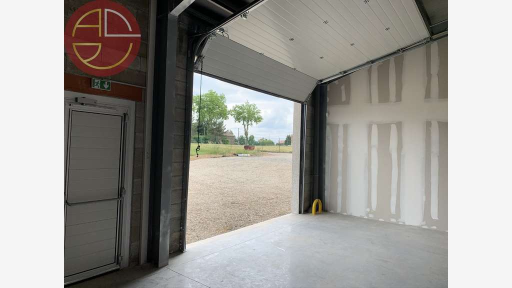 Loue local d'activité de 200m² à Rouffiac Tolosan