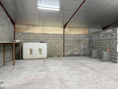 Location Locaux d'activités - Entrepôts à Roullet-Saint-Estèphe