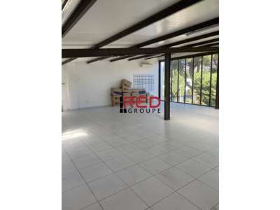 Location Locaux d'activités - Entrepôts à Rousset