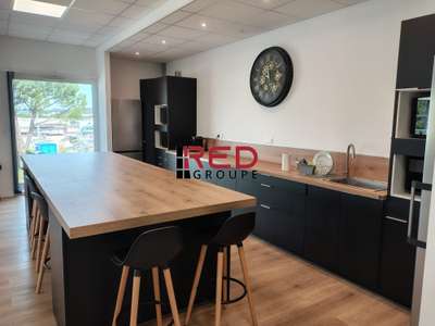 Location Locaux d'activités - Entrepôts à Rousset