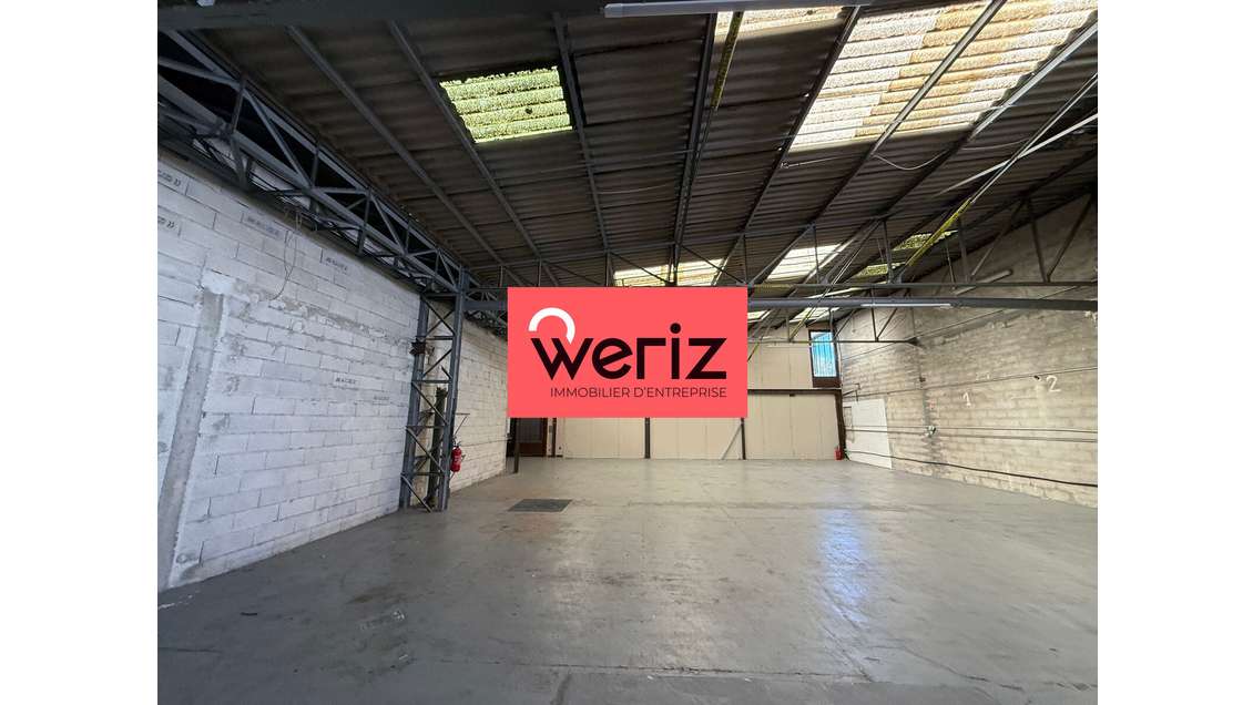 Location local d'activités 643m² à Rousset