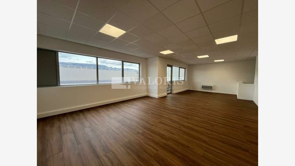 Local d'activité neuf 385m² à louer ZAC de Rousset