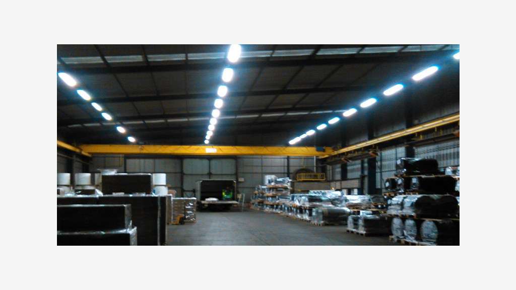 A louer local d'activités ou stockage 812m² Ruitz