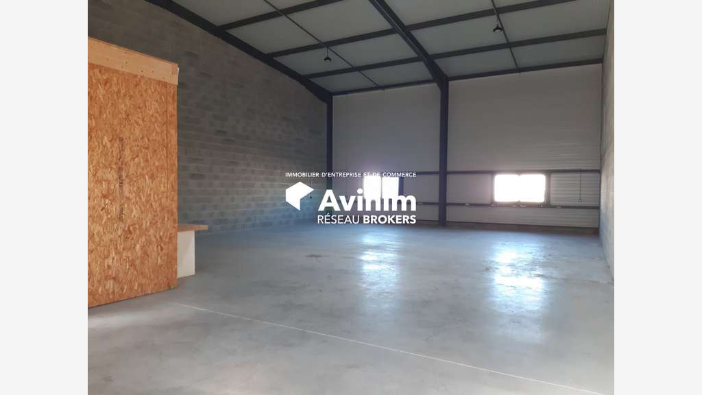 Local d'activité 240m² à louer à Rumilly