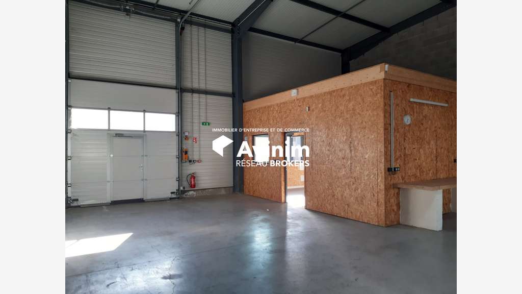 Local d'activité 240m² à louer à Rumilly