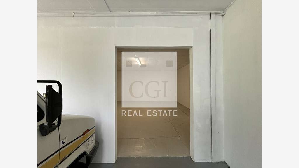 Local d'activité 180m² à louer à Ruy-Montceau