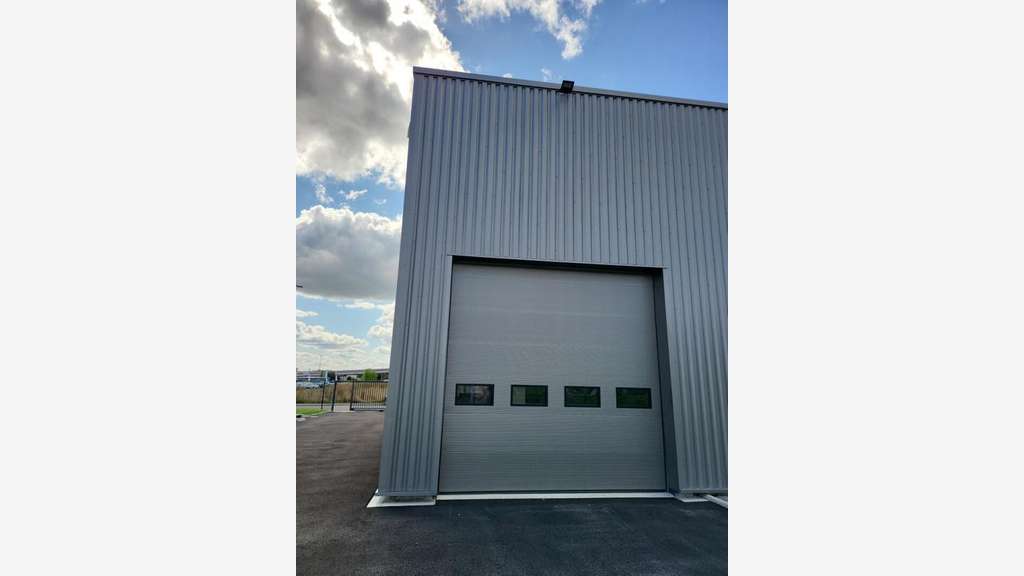 Bâtiment d'activité 300m² à Sablé-sur-Sarthe