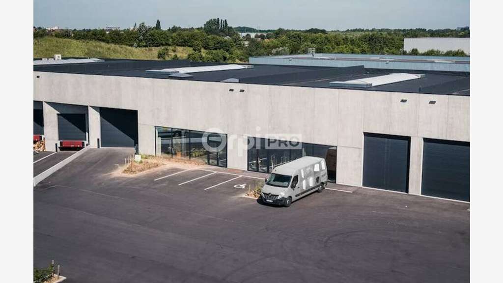 Entrepôt 390m² à louer à Sainghin-en-Mélantois