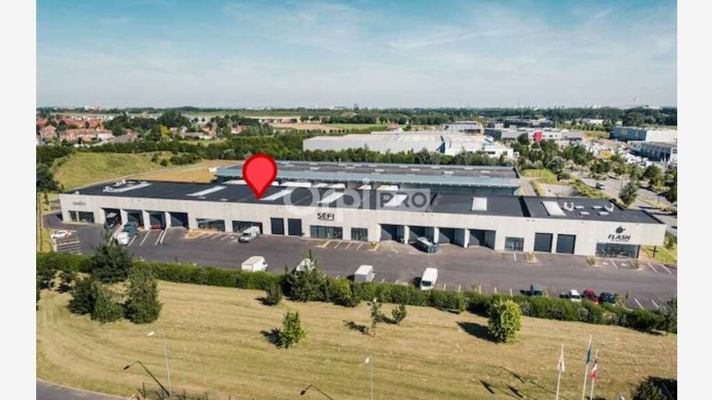 Entrepôt 390m² à louer à Sainghin-en-Mélantois