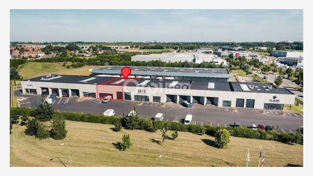Entrepôt 390m² à louer à Sainghin-en-Mélantois