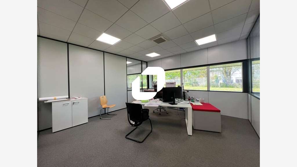  vous propose à la location un bâtiment d'