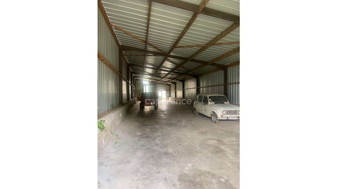 Loue bâtiments de stockage à Sains-en-Gohelle