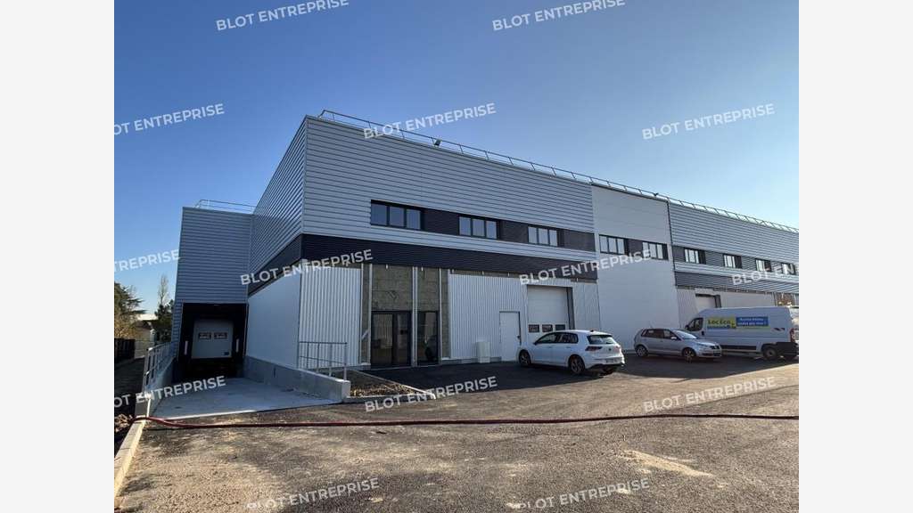 A louer cellule d'activités 1 052m² Saint-Aignan