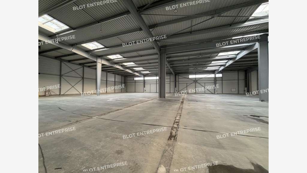 A louer cellule d'activités 1 052m² Saint-Aignan