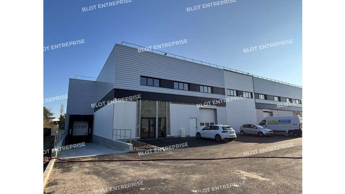 A louer cellule d'activités 1 052m² Saint-Aignan