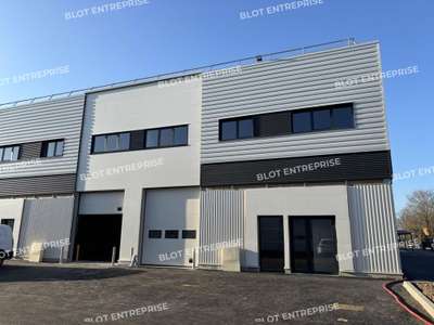 A louer cellule d'activités neuve 281m² Nantes Sud