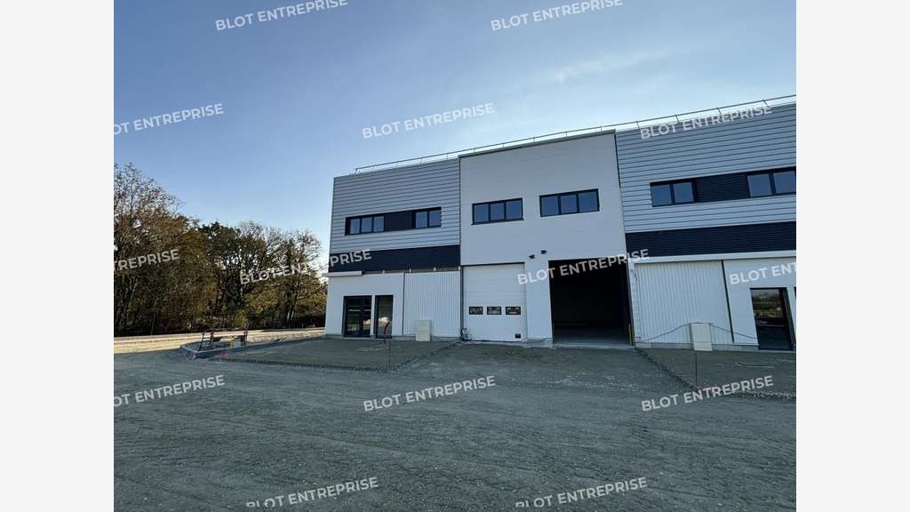 A louer cellule d'activités neuve 257m² Nantes Sud