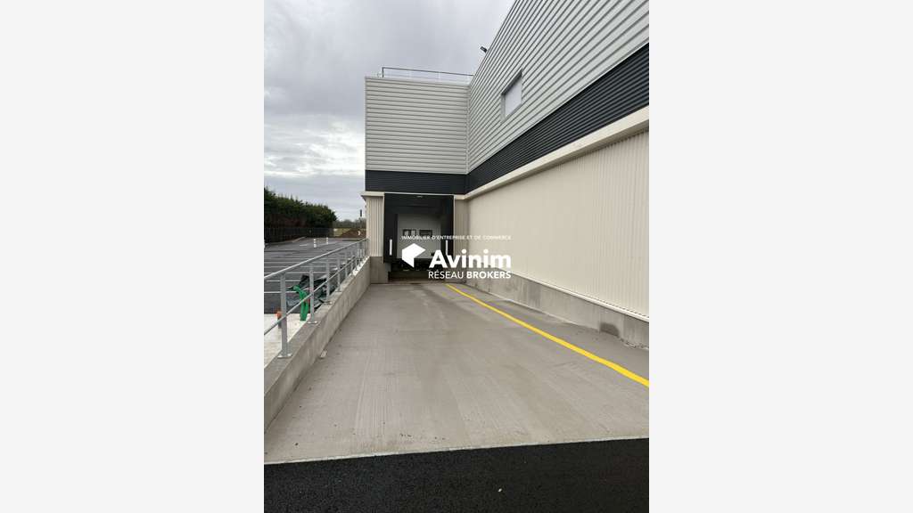 Local 366m² à louer proche Aéroport Nantes