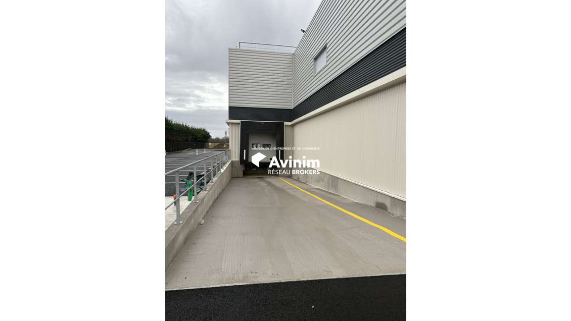 Local 366m² à louer proche Aéroport Nantes