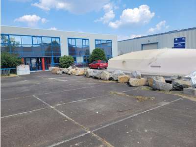 À louer – Local d'activités de 1 459 m² à proxi
